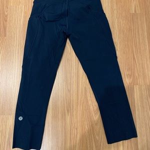 Lululemon cropped navy blue leggings